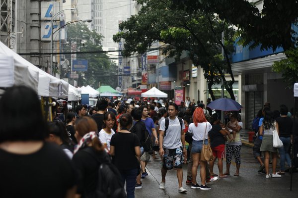 Le piercing à l'oreille : douleur, soins et réactions courantes